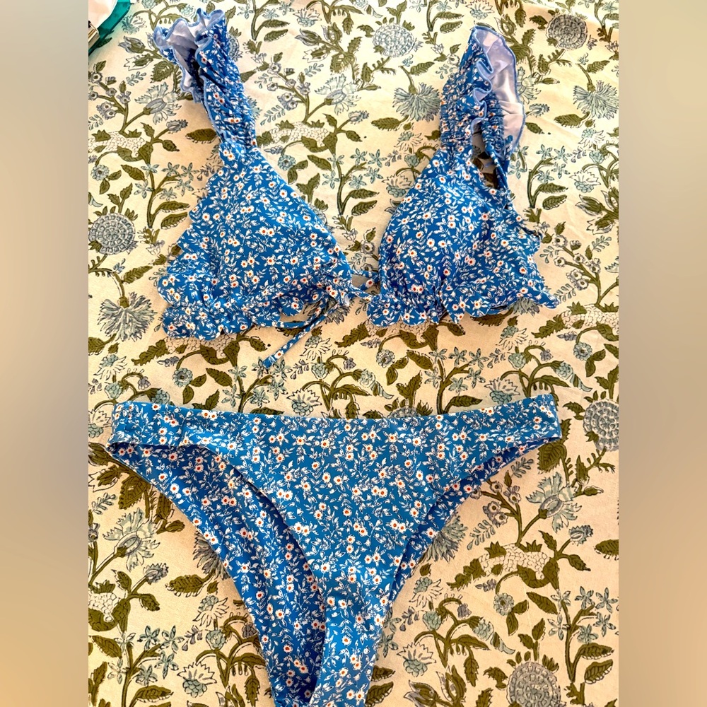 EUC blue floral SHEIN bikini💙